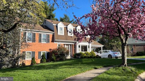 Single Family Residence in Rockville MD 15 Clemson COURT.jpg