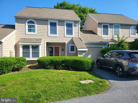 Townhouse in Hershey PA 203 Crescent DRIVE.jpg