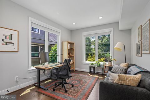 Single Family Residence in Arlington VA 6404 19th STREET 21.jpg