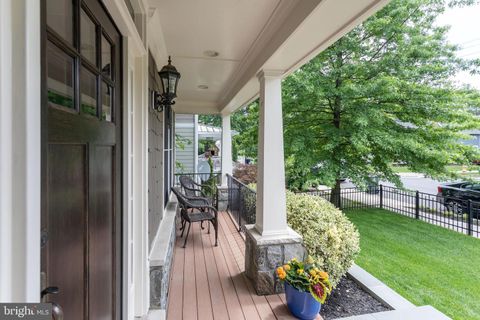 Single Family Residence in Arlington VA 2605 11th STREET 3.jpg