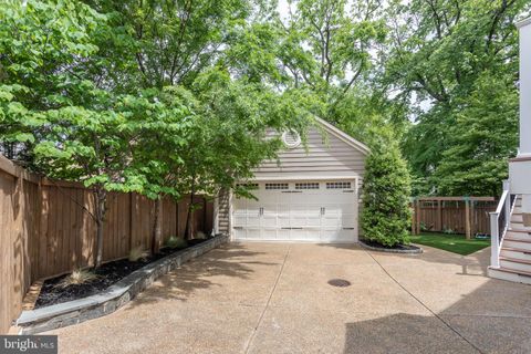 Single Family Residence in Arlington VA 2605 11th STREET 49.jpg