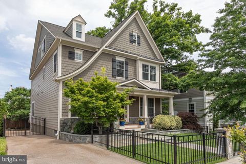 Single Family Residence in Arlington VA 2605 11th STREET 2.jpg