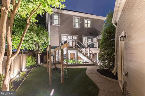 Single Family Residence in Arlington VA 2605 11th STREET 44.jpg