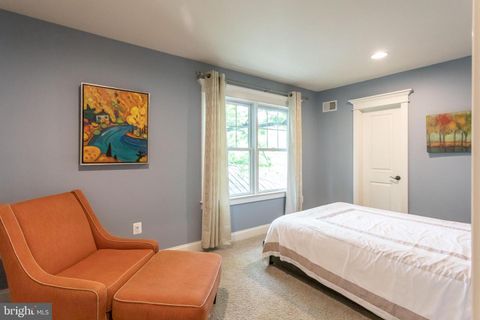 Single Family Residence in Arlington VA 2605 11th STREET 29.jpg