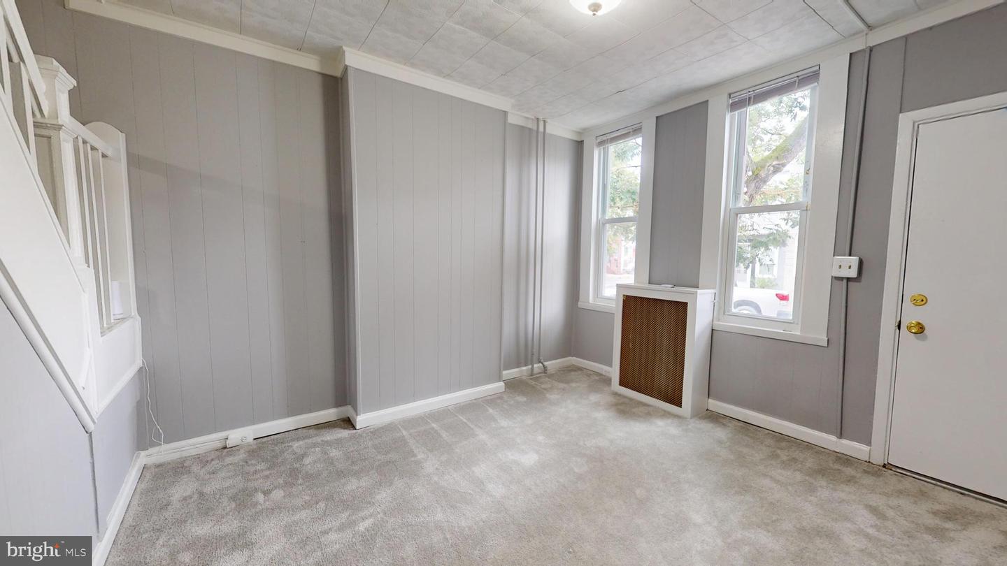 Photo 4 of 22 of 304 S Woodyear St townhome