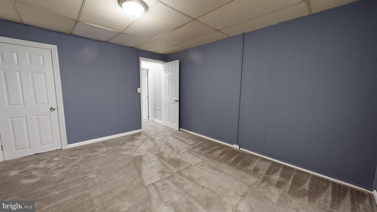 Photo 18 of 22 of 304 S Woodyear St townhome