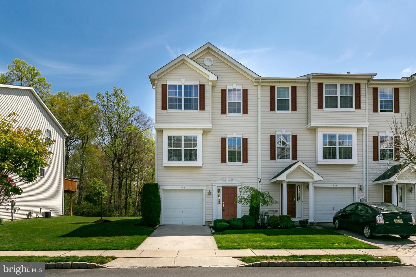 Photo 2 of 40 of 155 Castleton Rd townhome