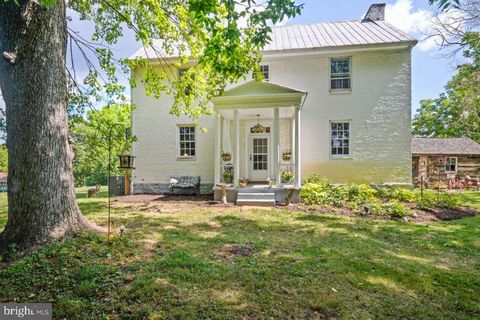 Single Family Residence in Kearneysville WV 177 Elsie DRIVE.jpg