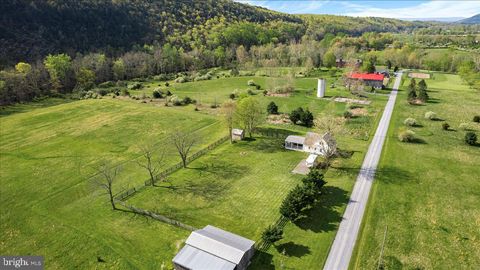 Single Family Residence in Capon Bridge WV 180 Great Plains DRIVE 42.jpg