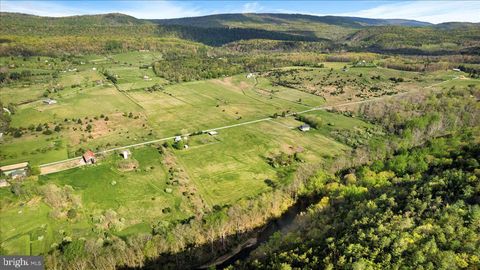 Single Family Residence in Capon Bridge WV 180 Great Plains DRIVE 37.jpg