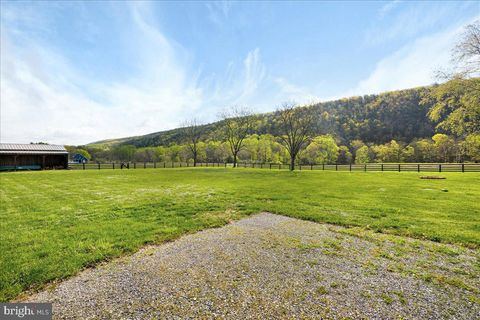 Single Family Residence in Capon Bridge WV 180 Great Plains DRIVE 29.jpg