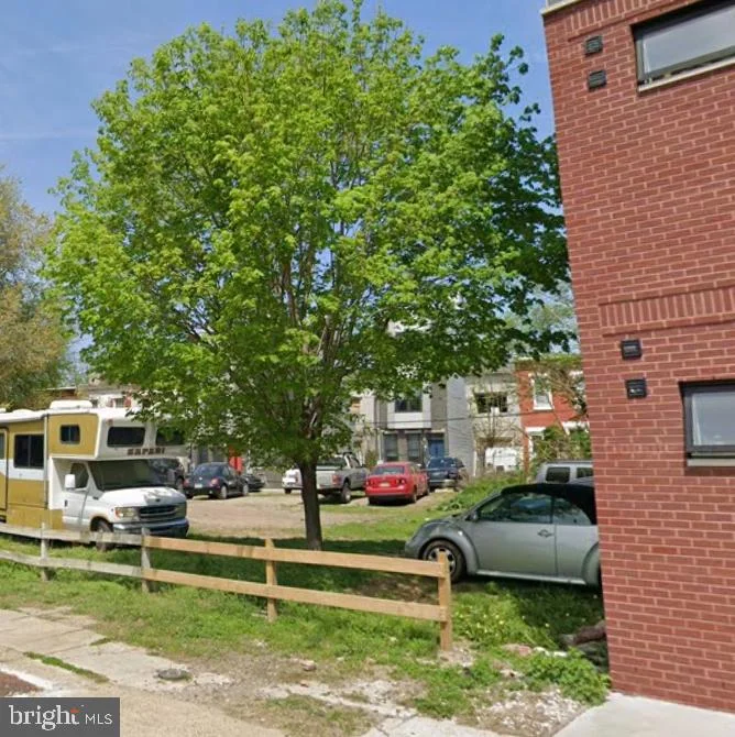 525 W Montgomery Avenue