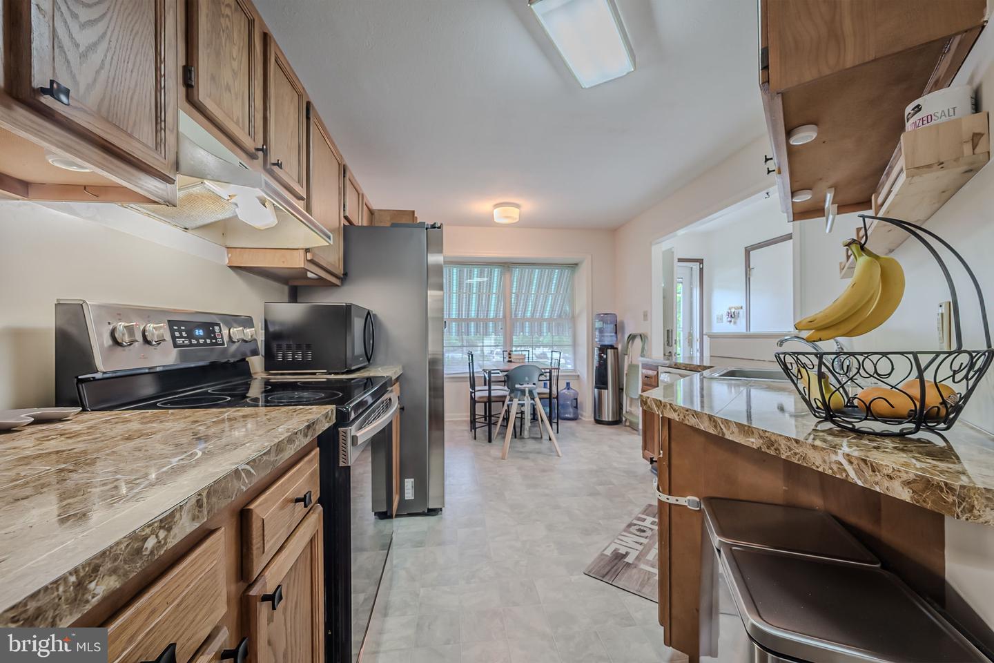 Photo 6 of 34 of 36 Victoria Blvd townhome