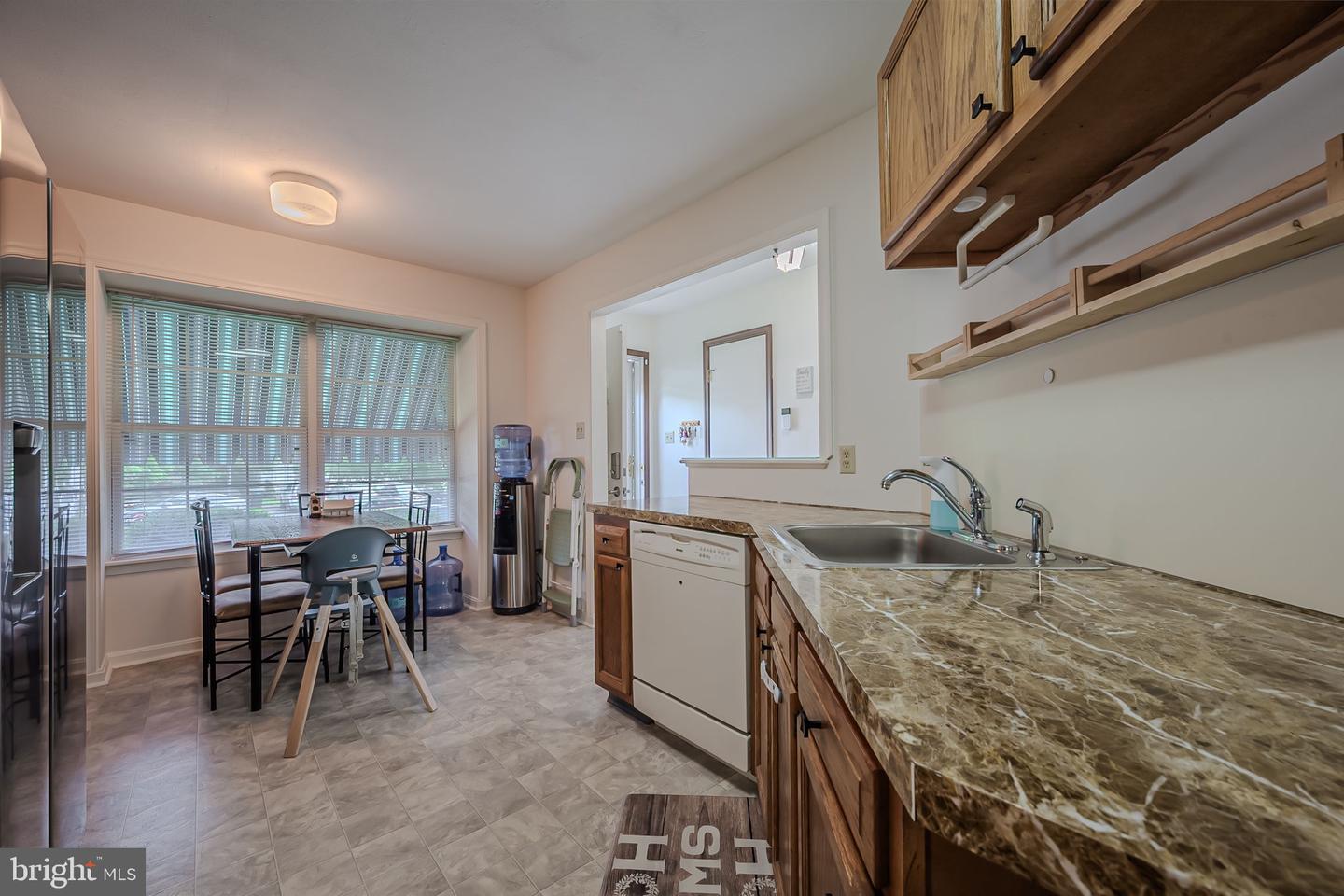 Photo 9 of 34 of 36 Victoria Blvd townhome