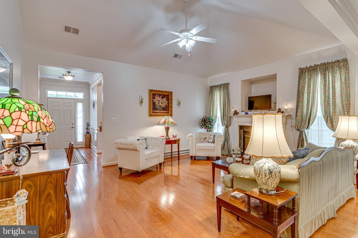 Photo 8 of 48 of 247 Williamsburg Cir multi-family property