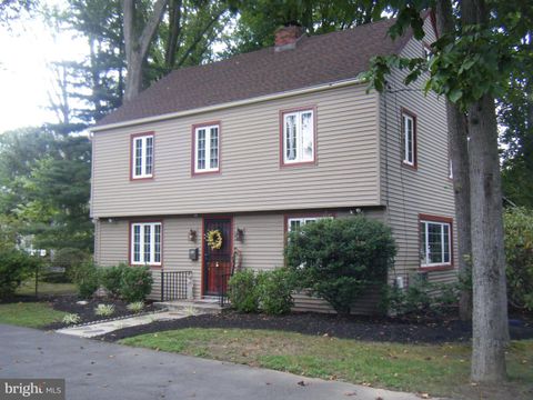 Single Family Residence in Trenton NJ 1445 Stuyvesant Ave.jpg