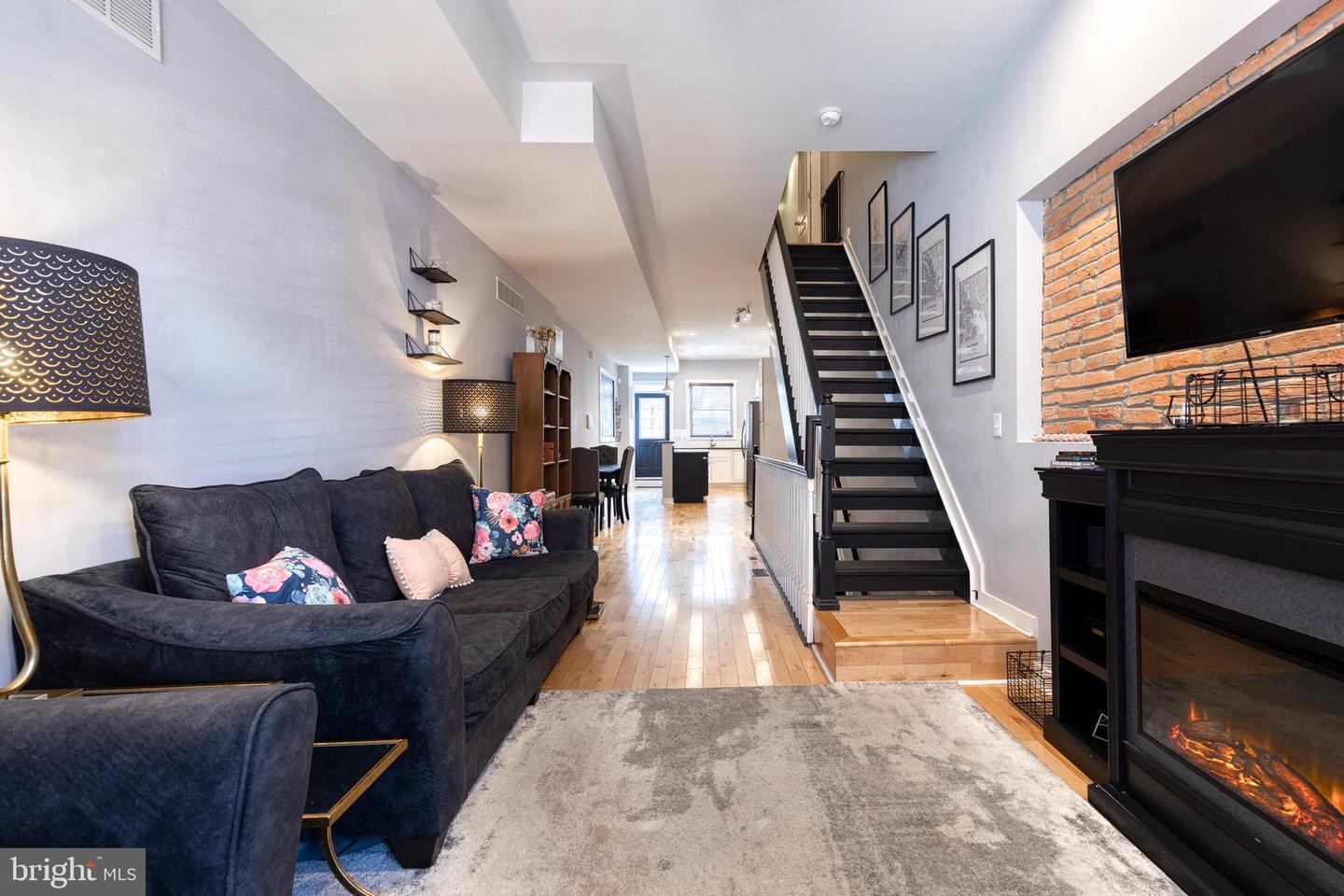Photo 5 of 37 of 1305 Cooksie St townhome
