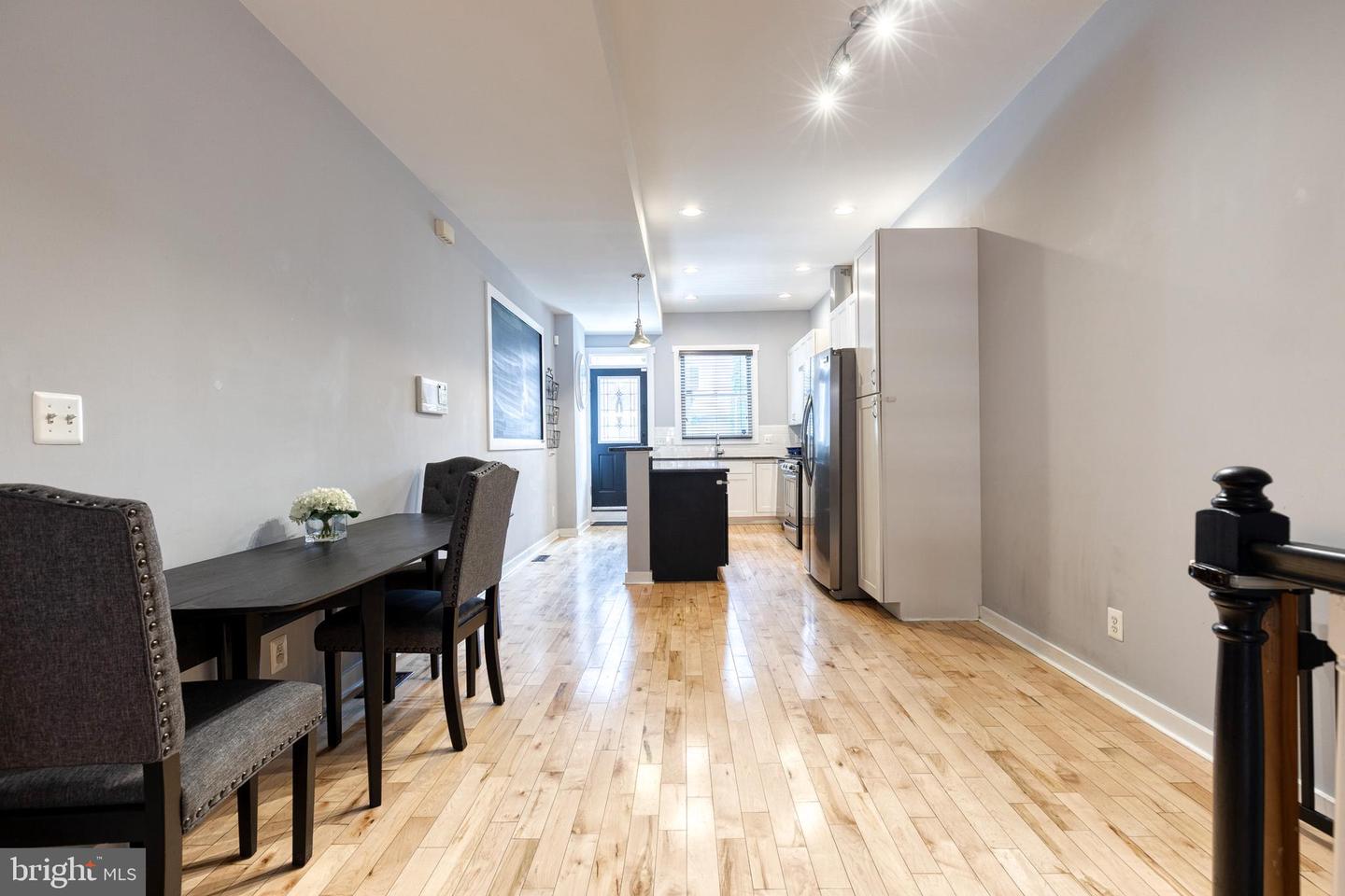 Photo 8 of 37 of 1305 Cooksie St townhome