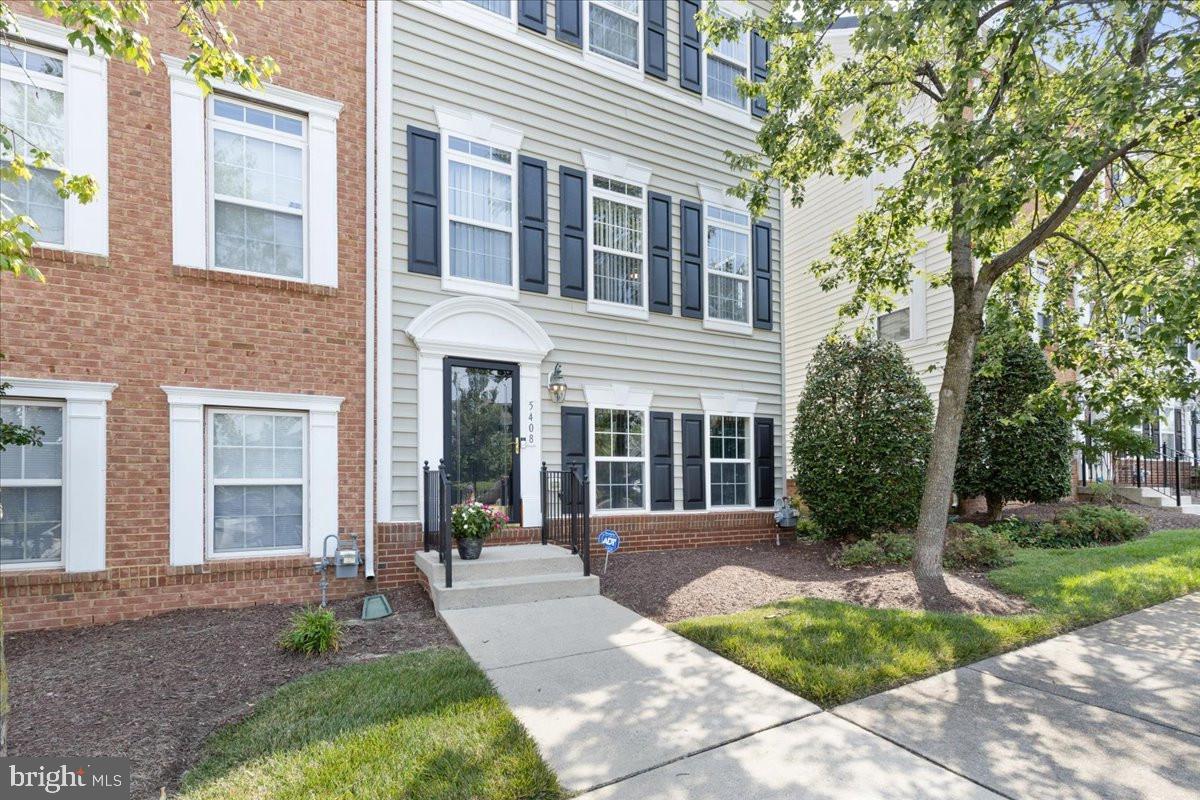 View Suitland, MD 20746 townhome