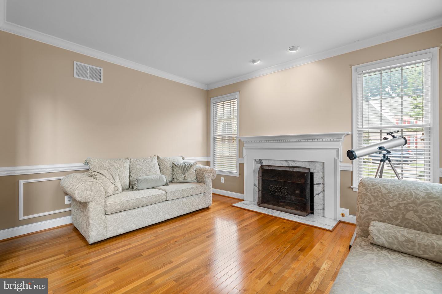 Photo 5 of 36 of 1408 Travers Ct house