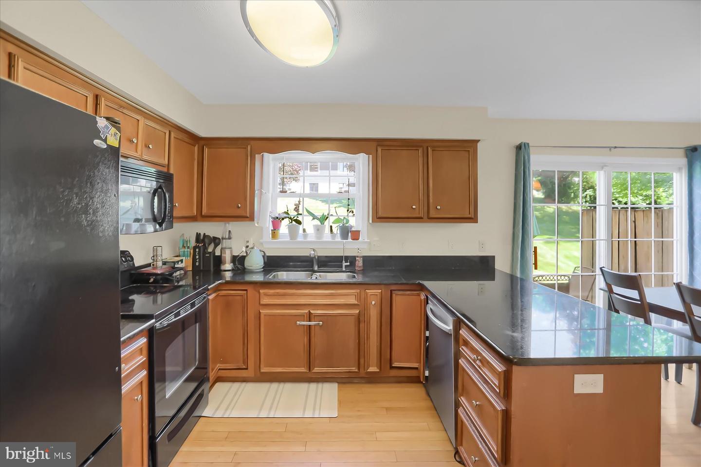 Photo 9 of 32 of 106 Birchtree Ct townhome