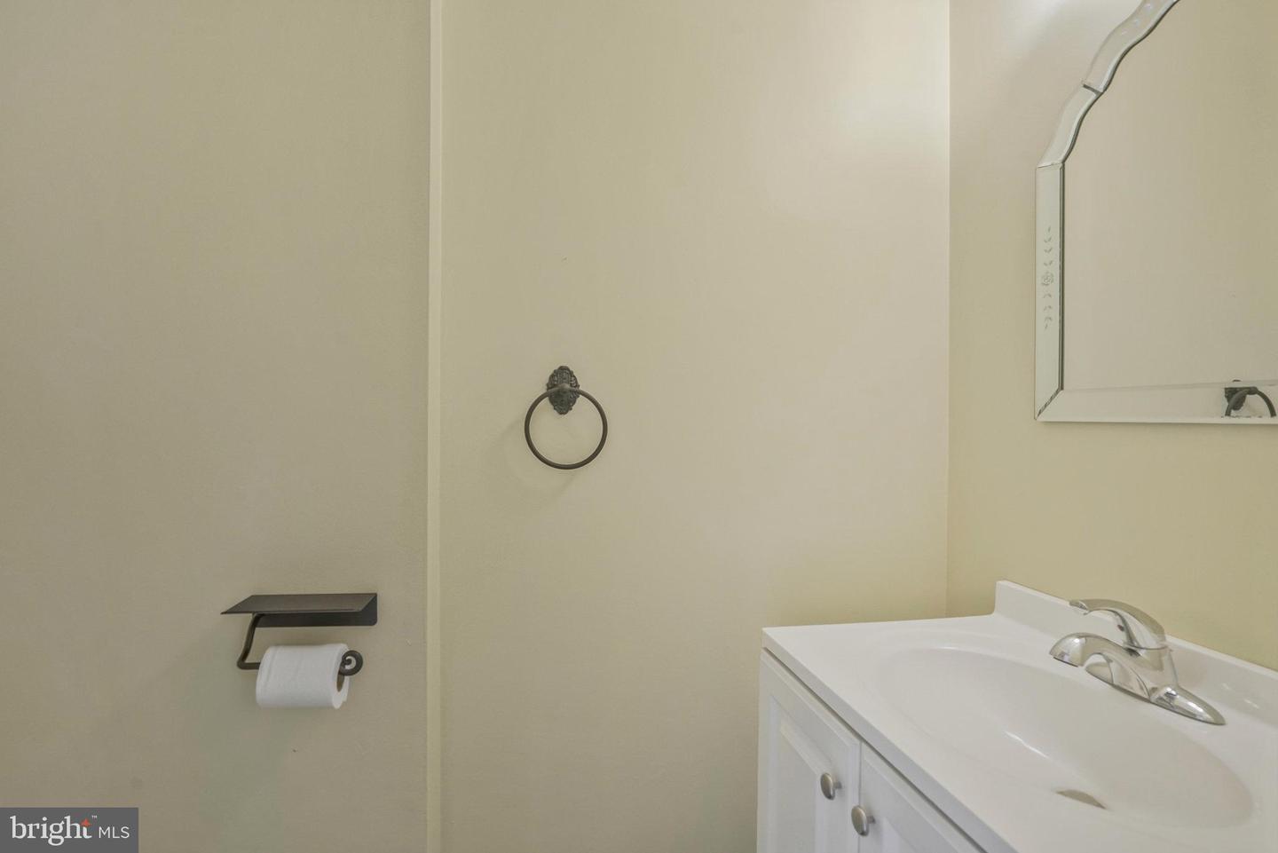 Photo 10 of 41 of 5505 Independence Cir #5505 townhome