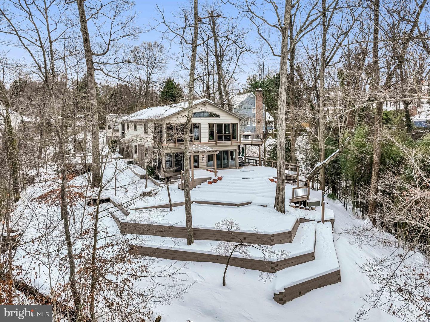 1534 Circle Dr