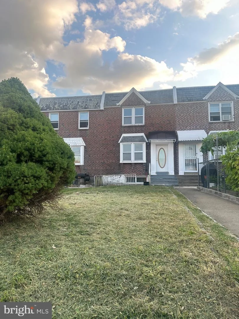 2011 Longshore Avenue