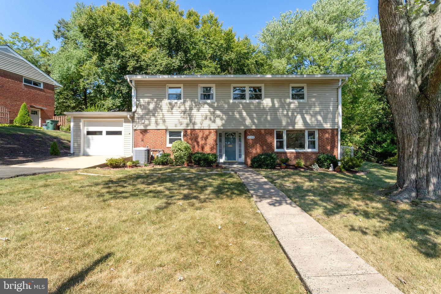 1200 N Chambliss St