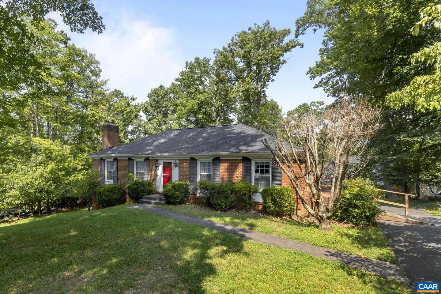 Photo 2 of 52 of 111 Carrsbrook Ct house