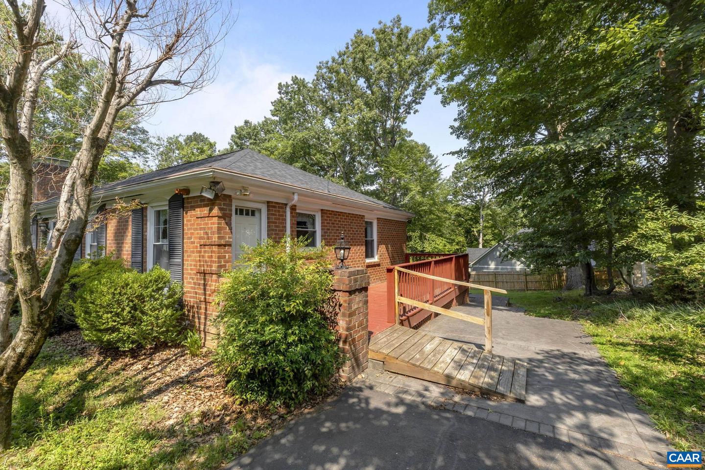 Photo 5 of 52 of 111 Carrsbrook Ct house