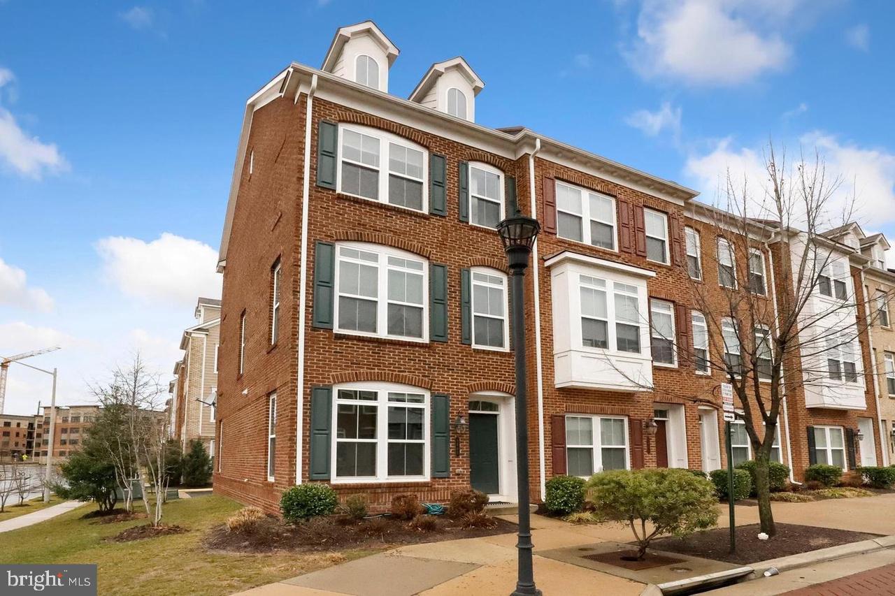 View Fairfax, VA 22031 townhome