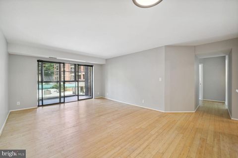 Condominium in Arlington VA 2100 Langston BOULEVARD 2.jpg