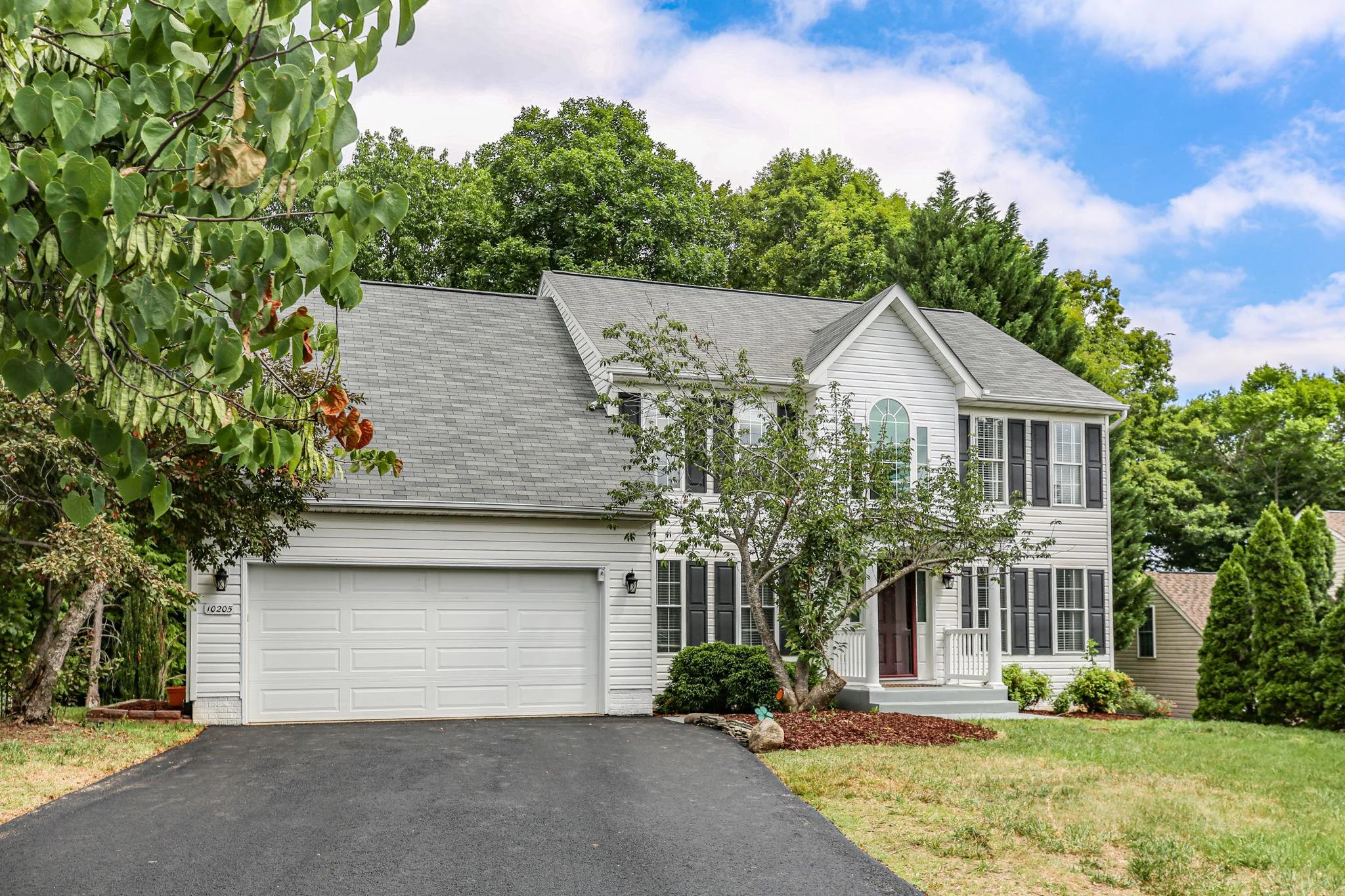 10205 N Hampton Lane