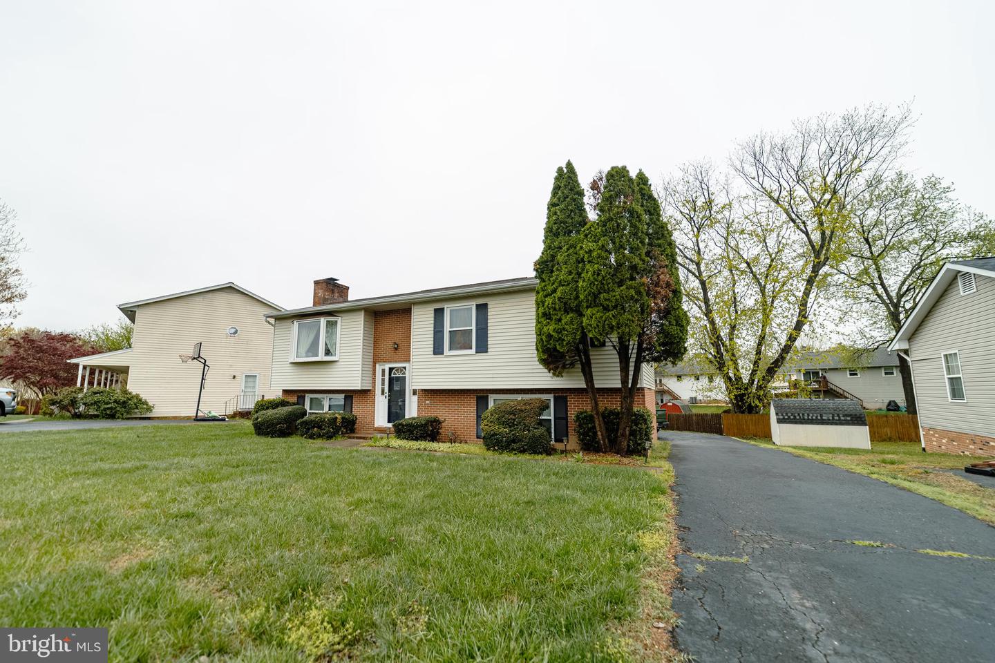 802 Shamrock Dr