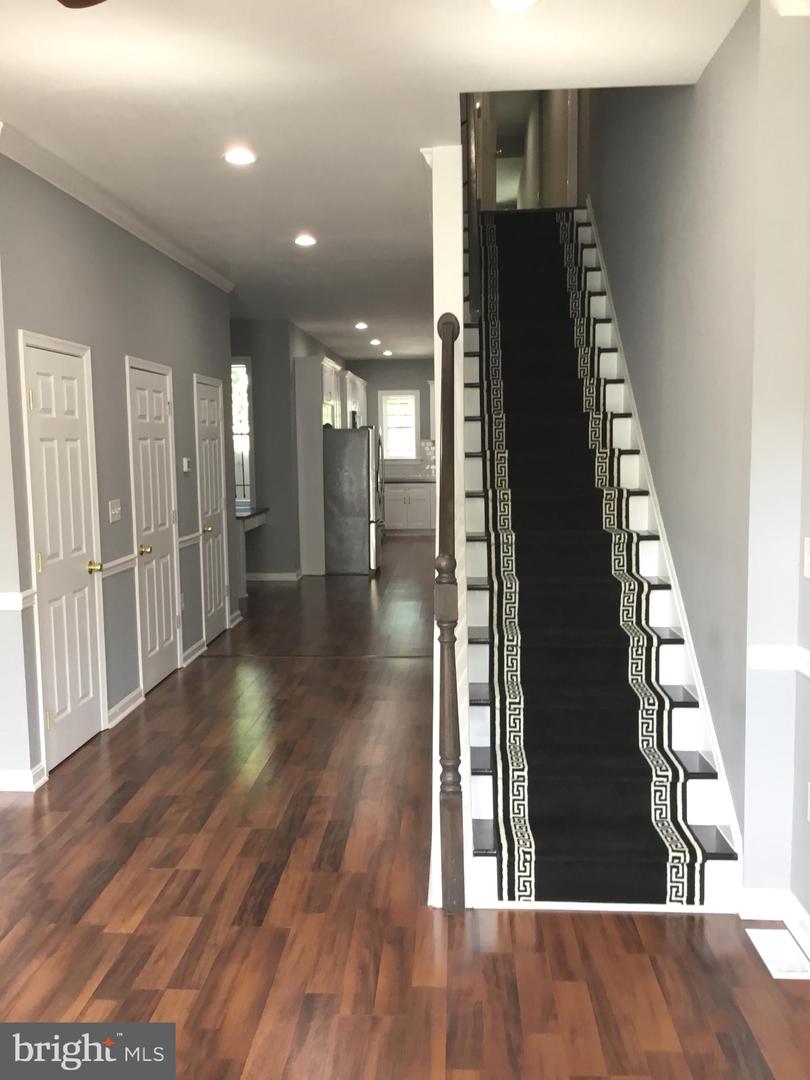 Photo 36 of 53 of 1516 N Broadway townhome