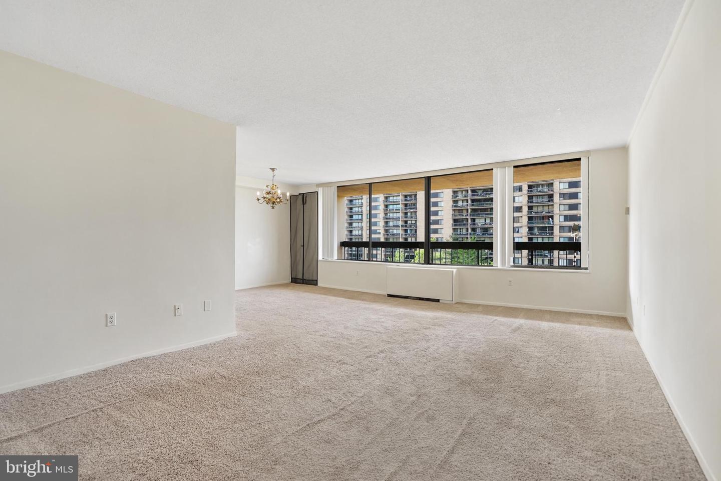 Photo 4 of 19 of 3705 S George Mason Dr #604s condo