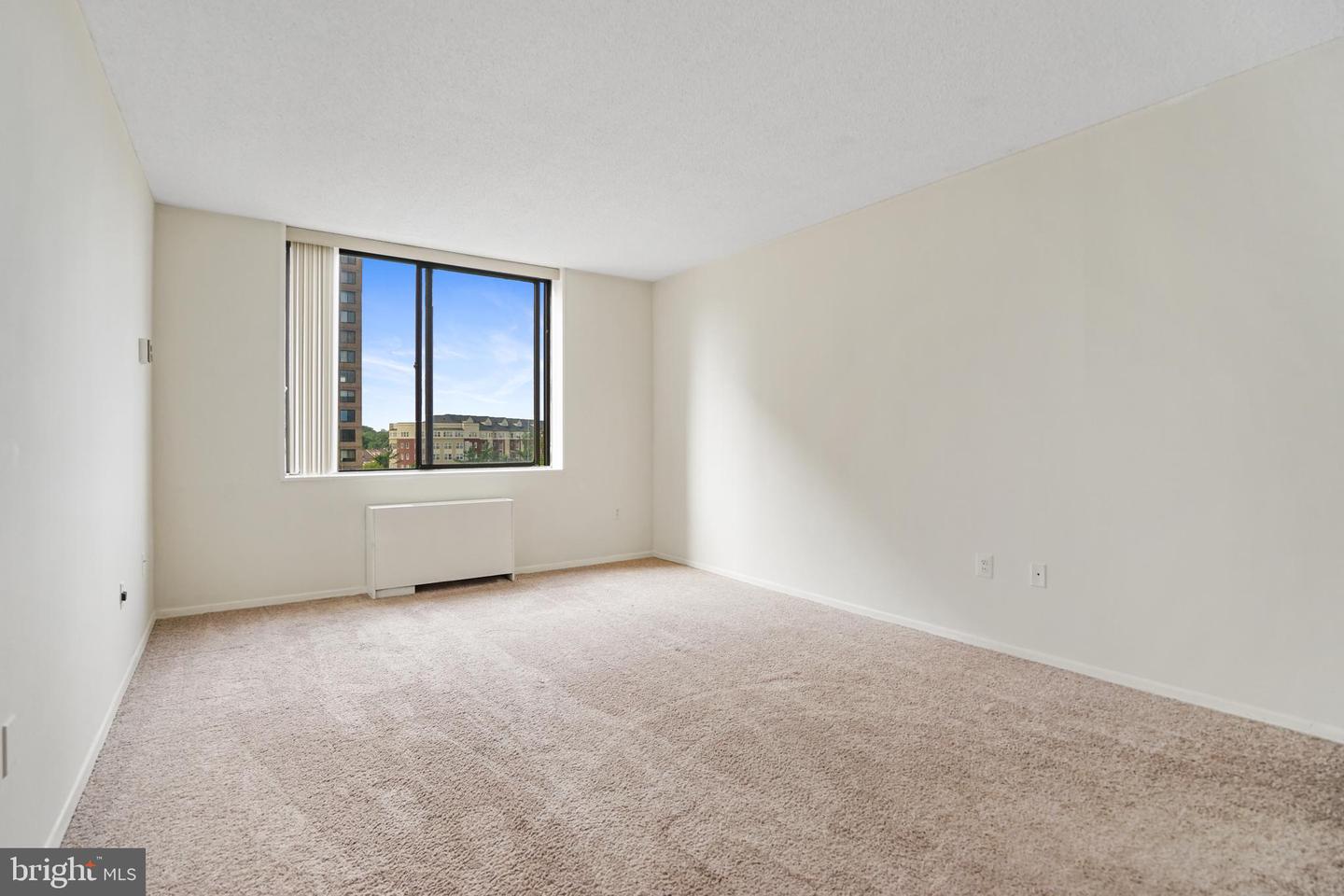 Photo 10 of 19 of 3705 S George Mason Dr #604s condo