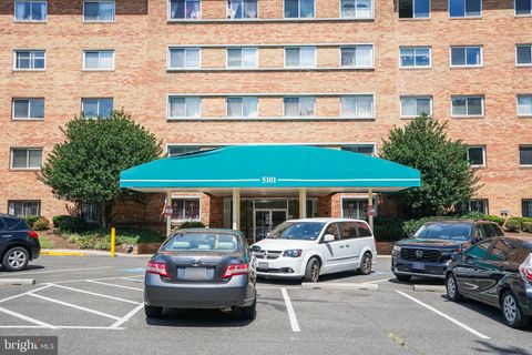 Condominium in Arlington VA 5101 8th ROAD.jpg