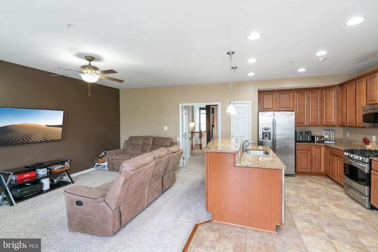 Photo 10 of 26 of 15097 Leicestershire St townhome