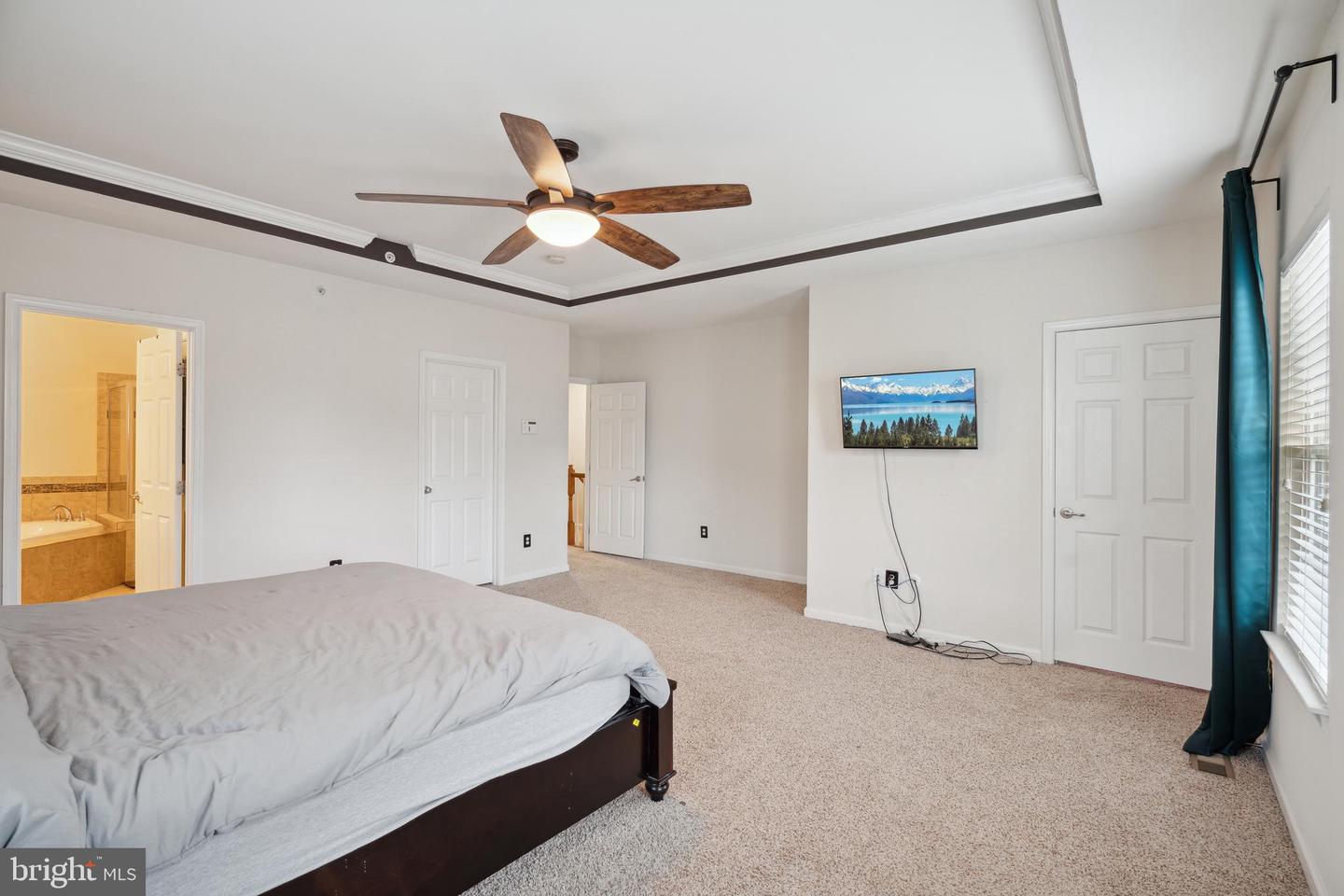 Photo 18 of 26 of 15097 Leicestershire St townhome