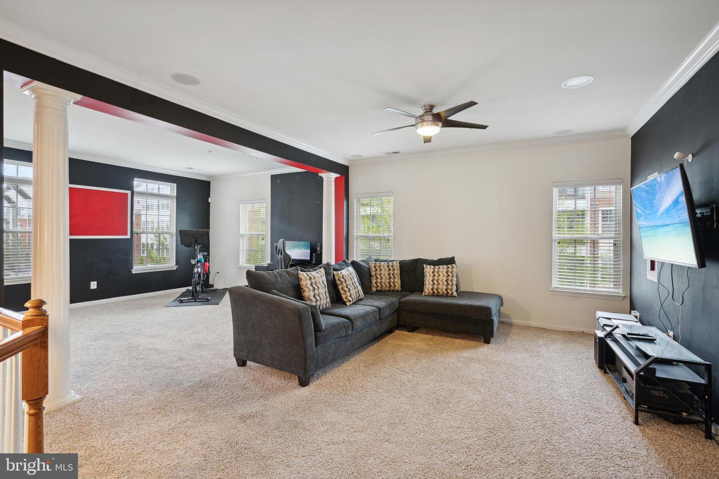 Photo 8 of 26 of 15097 Leicestershire St townhome
