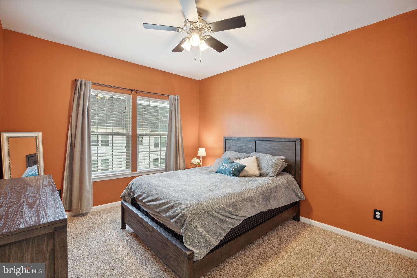 Photo 21 of 26 of 15097 Leicestershire St townhome