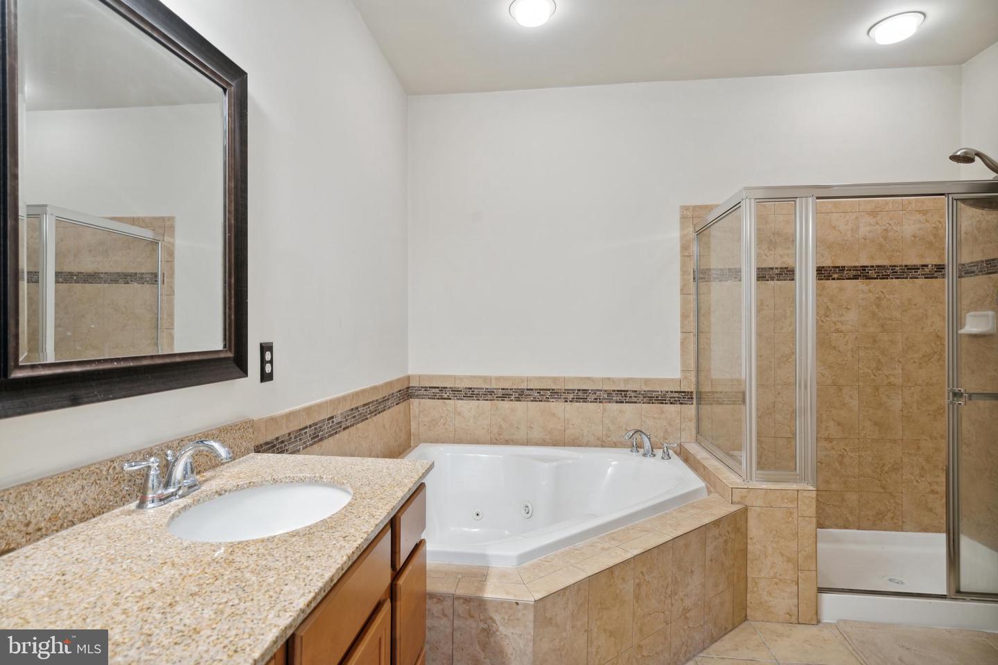 Photo 19 of 26 of 15097 Leicestershire St townhome