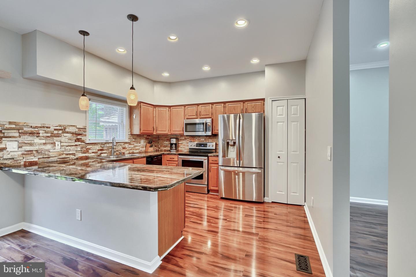 Photo 11 of 45 of 34 Goucher Woods Ct townhome