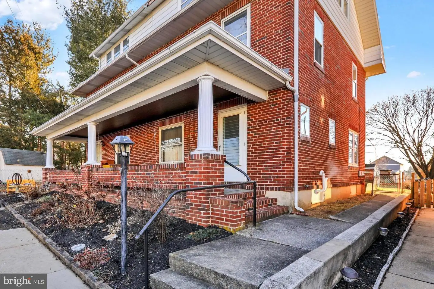 2012 Spring Street