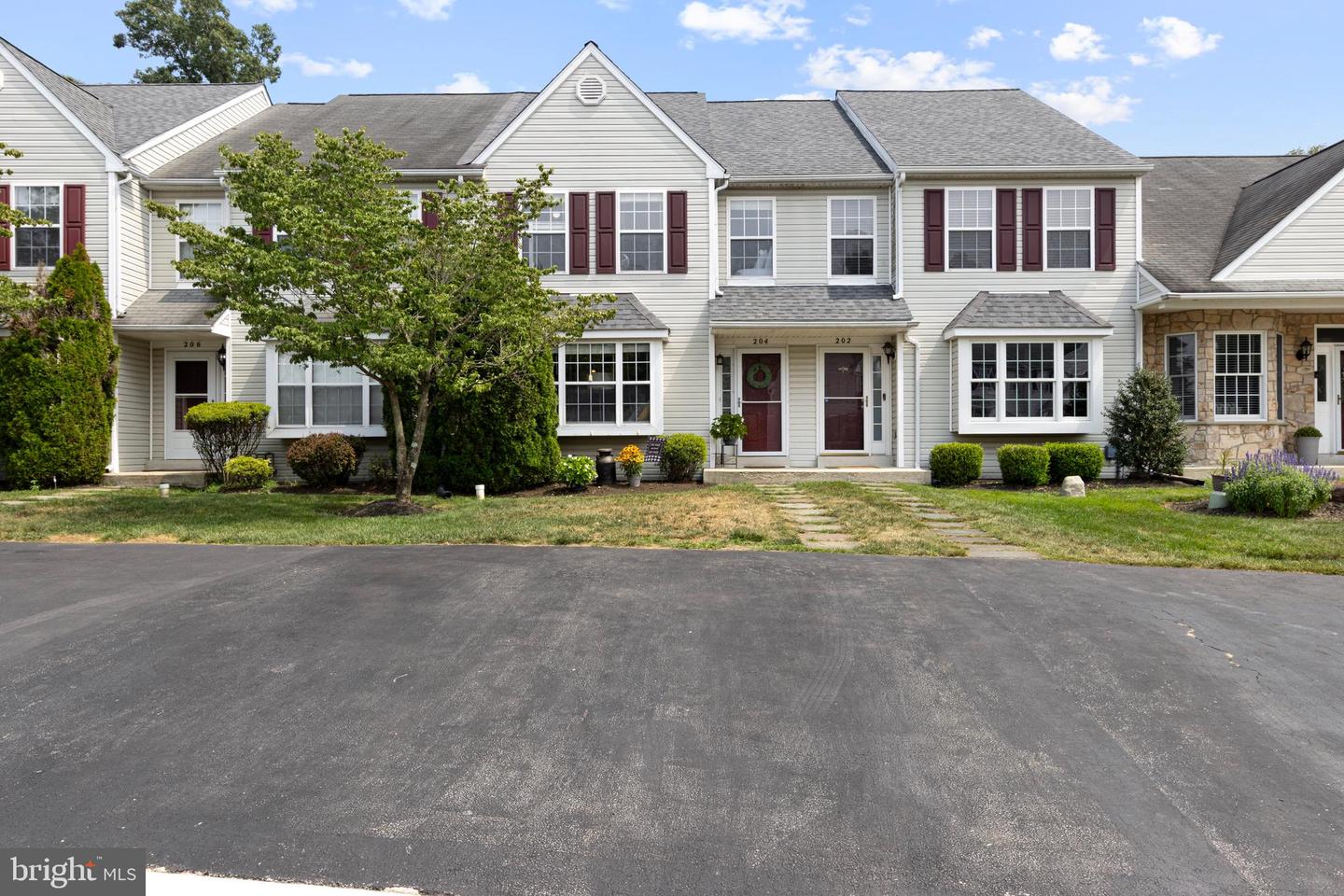 View Aston, PA 19014 townhome