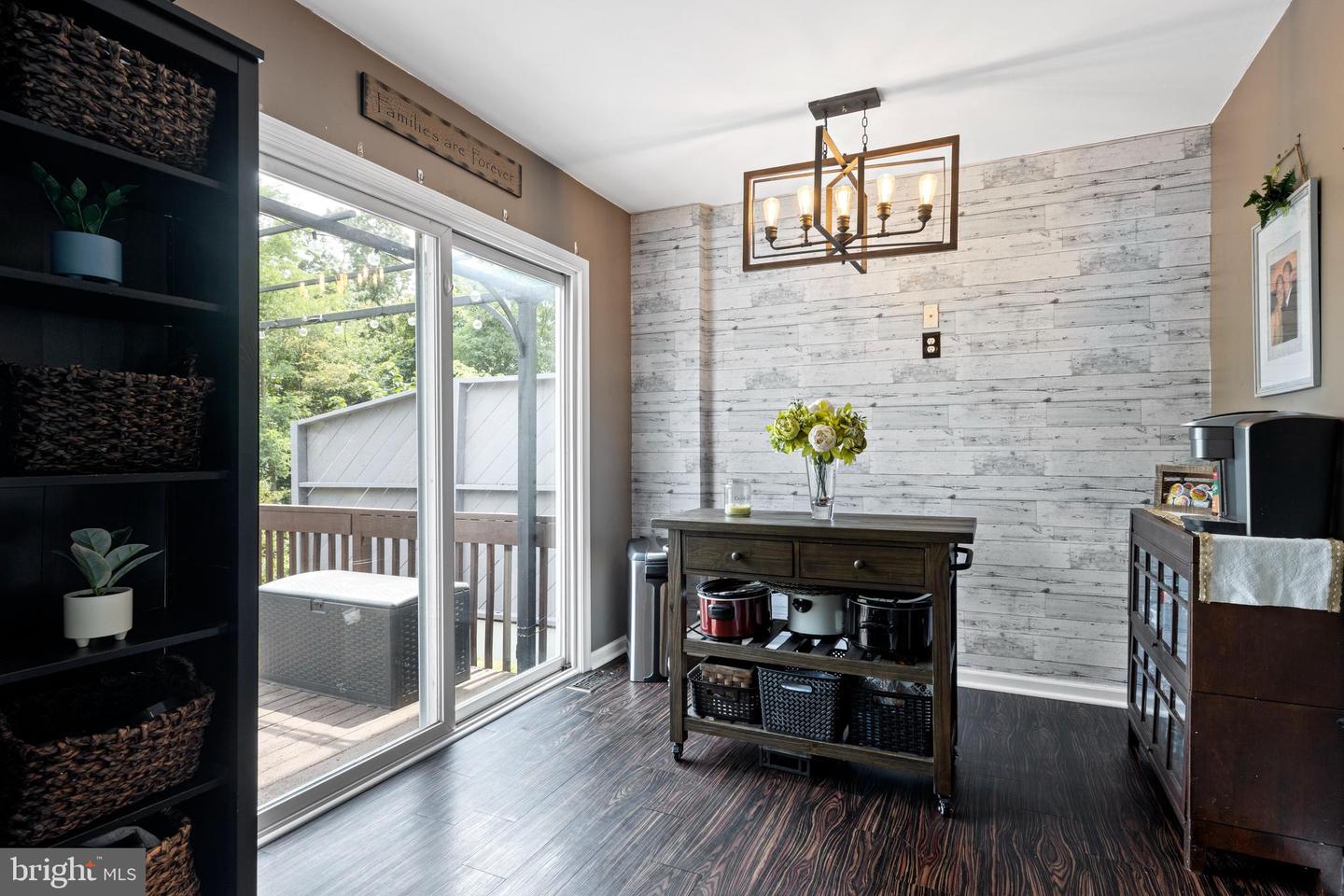 Photo 10 of 23 of 204 Spring Valley Way townhome