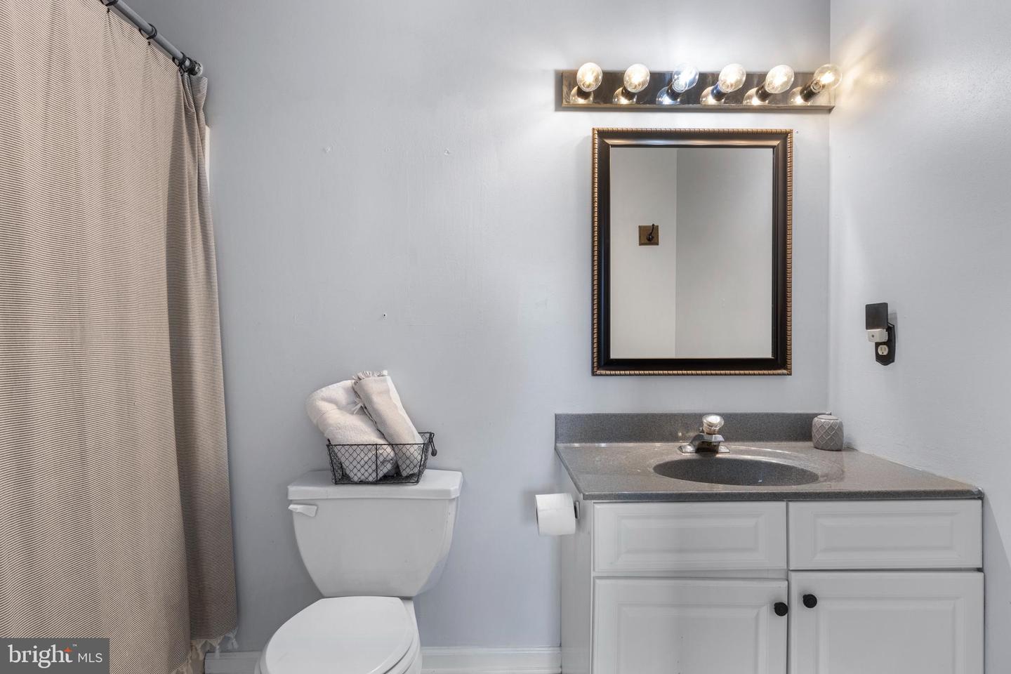 Photo 13 of 23 of 204 Spring Valley Way townhome