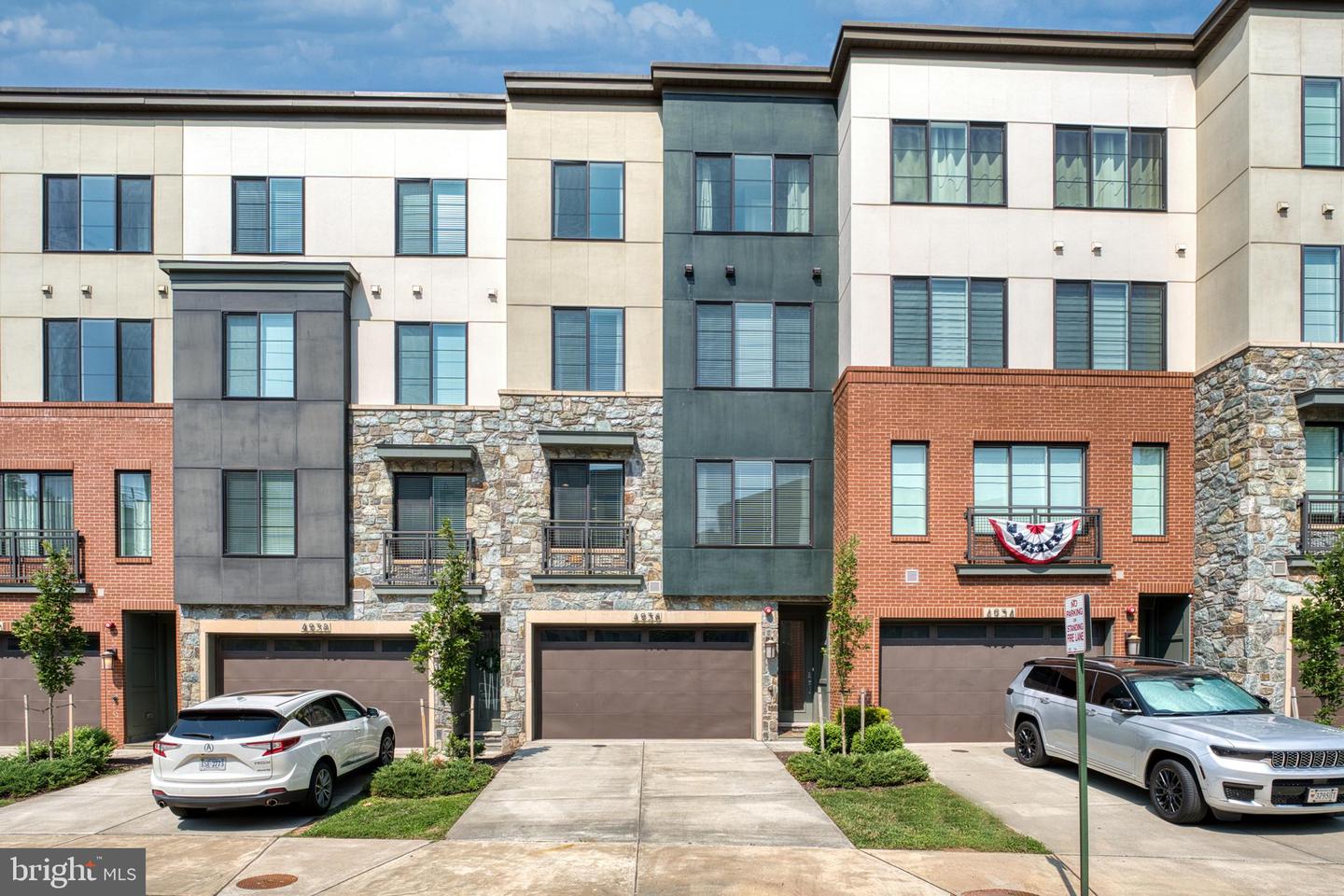 View Chantilly, VA 20151 townhome